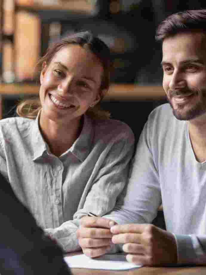 Praca dla pary w magazynie i opiece Praca dla pary w magazynie i opiece