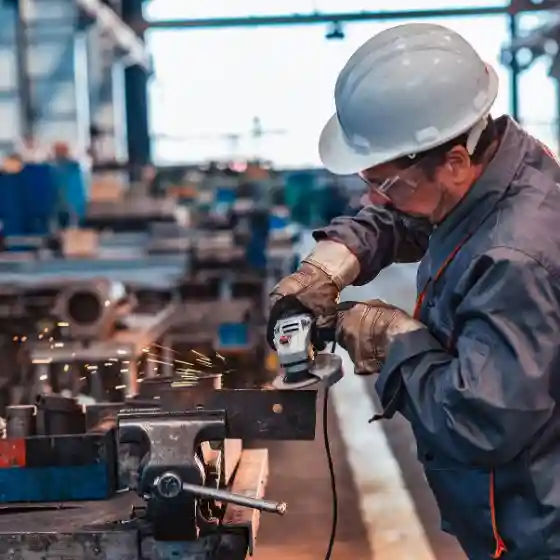 Ślusarz szlifowanie części