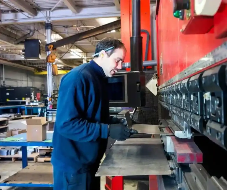 Operator pras krawędziowych giętarek CNC Niemcy