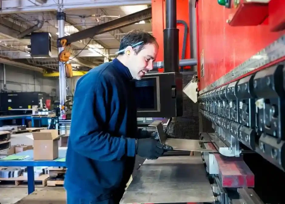 Operator pras krawędziowych giętarek CNC Niemcy